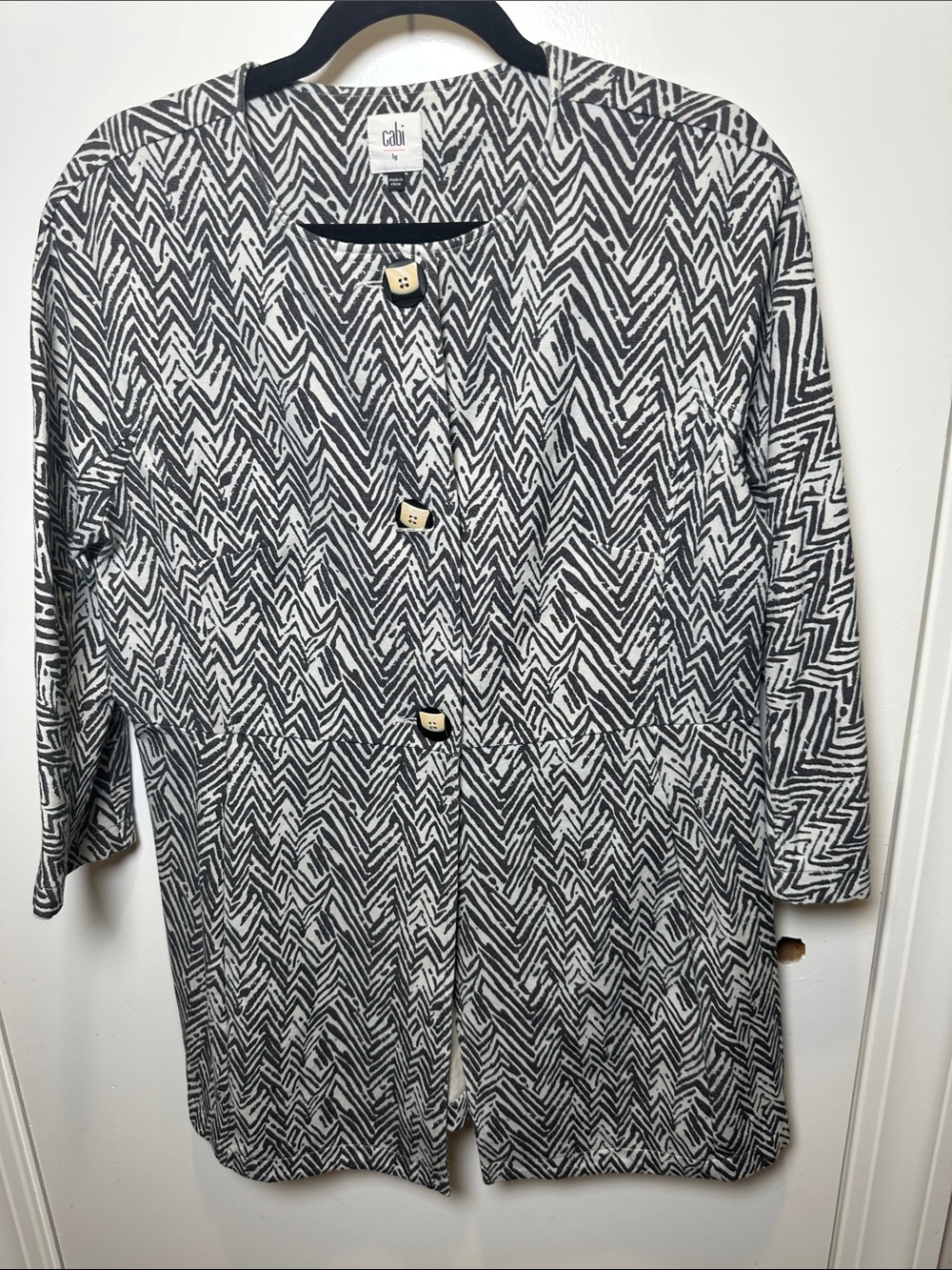 CAbi Black & White Zigzag Knit Button Jacket (100)
